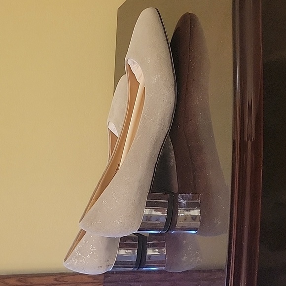 Shoes - Picture 4 of 10